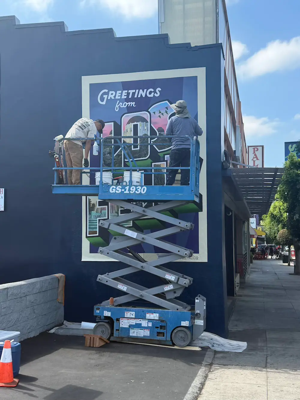 The almost completed mural.